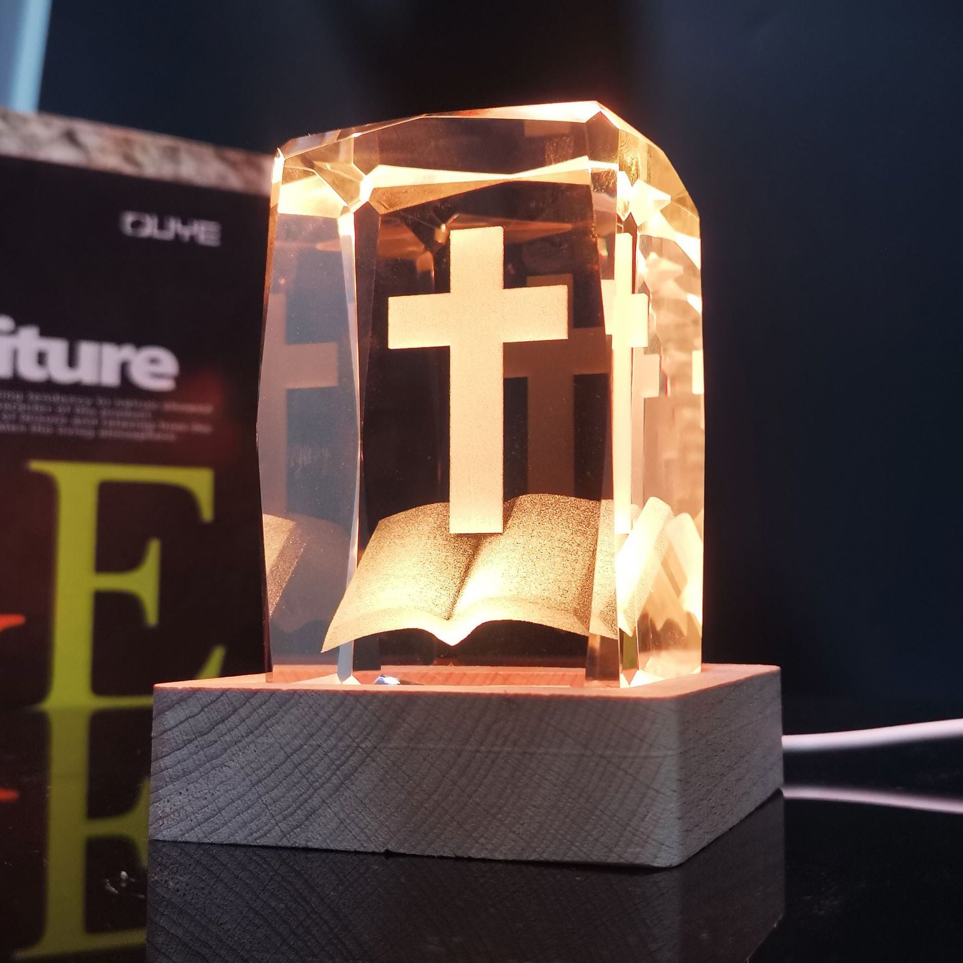 3D inner carved cross crystal LED lamp with wooden base